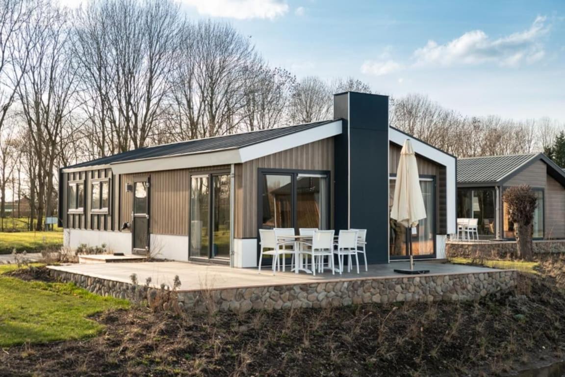 EuroParcs De Kraaijenbergse Plassen Linden Zimmer foto
