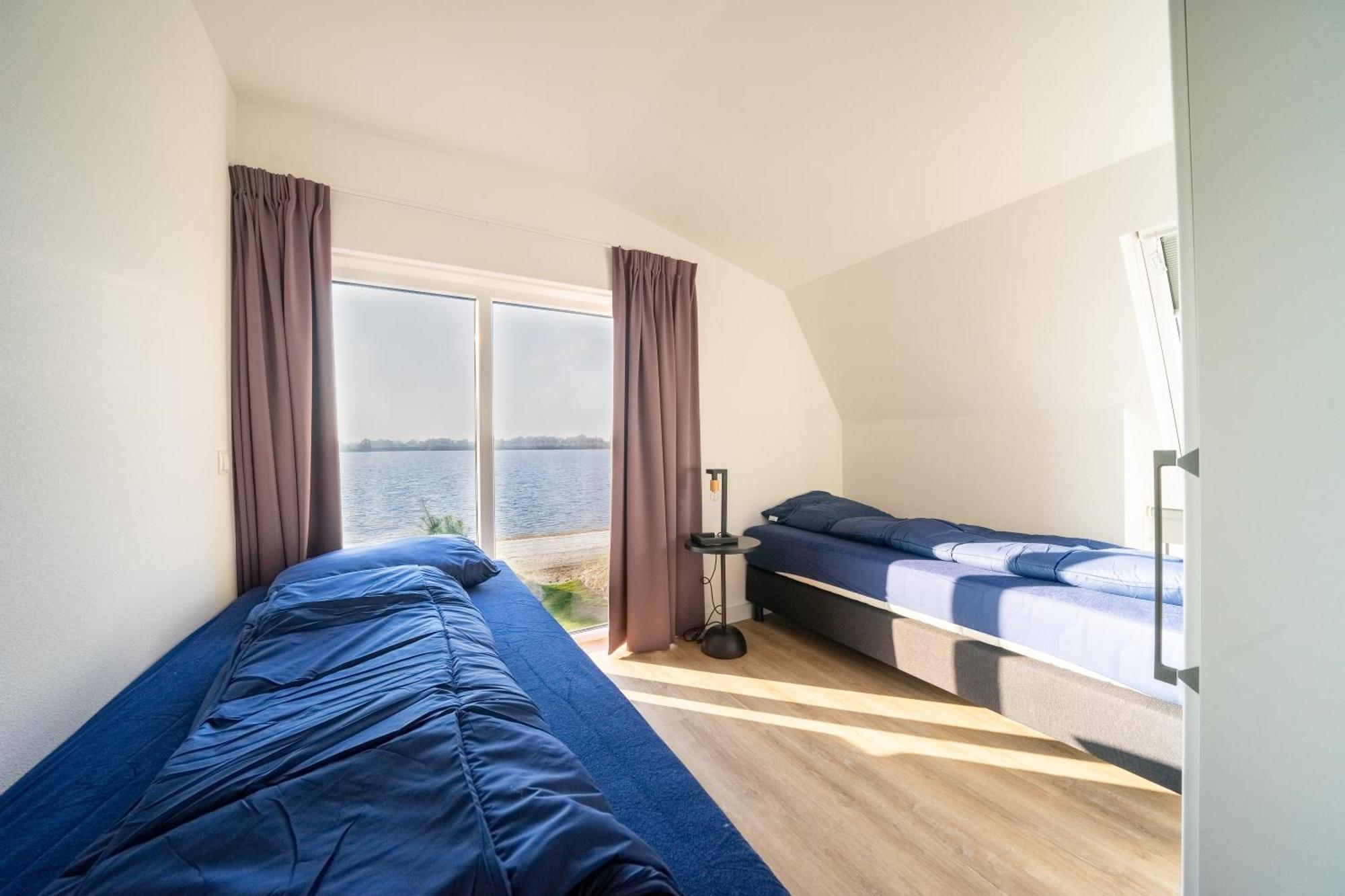 EuroParcs De Kraaijenbergse Plassen Linden Zimmer foto